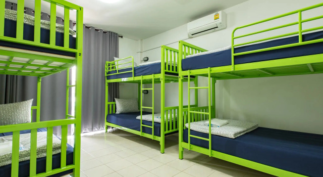 Кровать в общем номере P Hostel Buriram