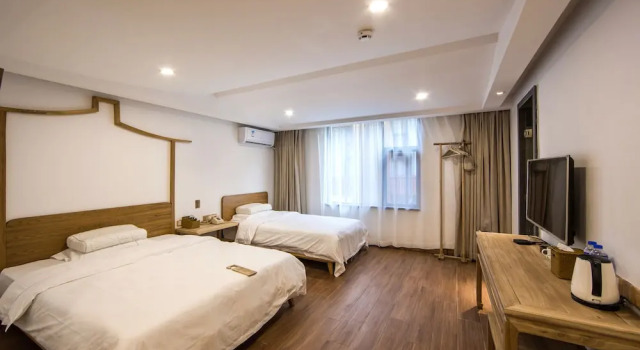 Семейный номер Standard Wuyishan Old Street Hill Lodge