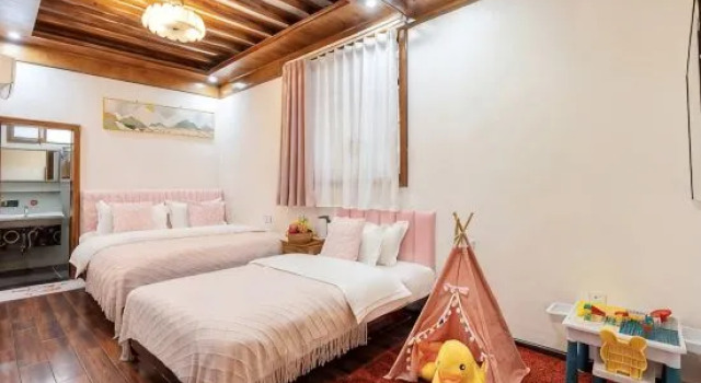 Семейный номер Standard Yongxia Naxi Boutique Inn