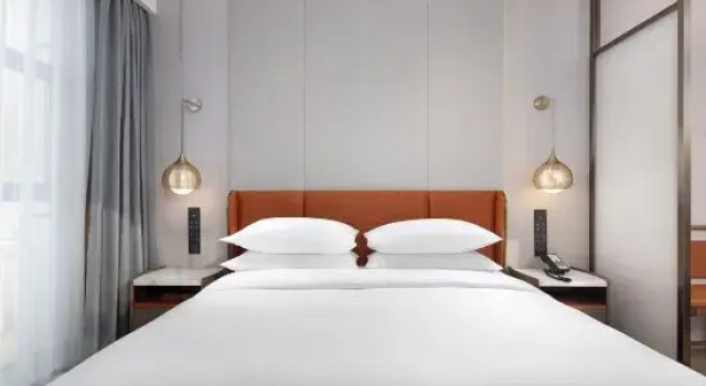 Семейная капсула Home2 Suites by Hilton Xingyi Jushan Plaza