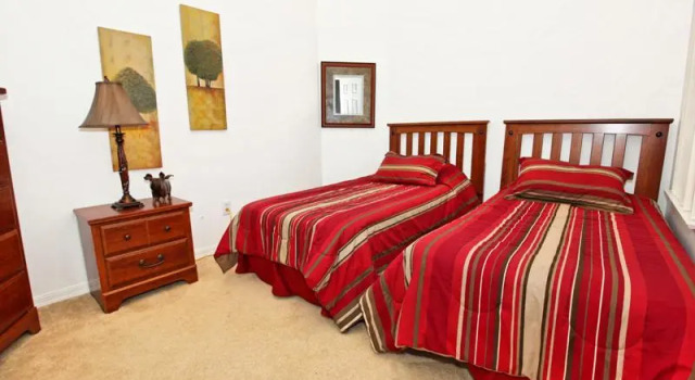 623 Coventry Drive 5 Bedrooms, 3 Bathrooms