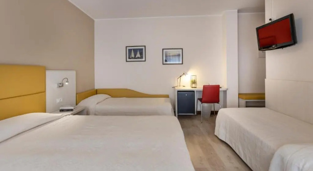 Четырёхместный номер Standard Hotel Astoria - 3stelle S