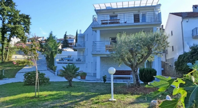 Vlado - 100 m from pebble beach - SA6(2), Prenota Hotel Njivice 