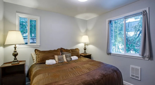 49SL - Hot Tub - WiFi - Fireplace - Sleeps 10, Buchen Sie Hotel SPA-Hotels in Glacier, SPA
