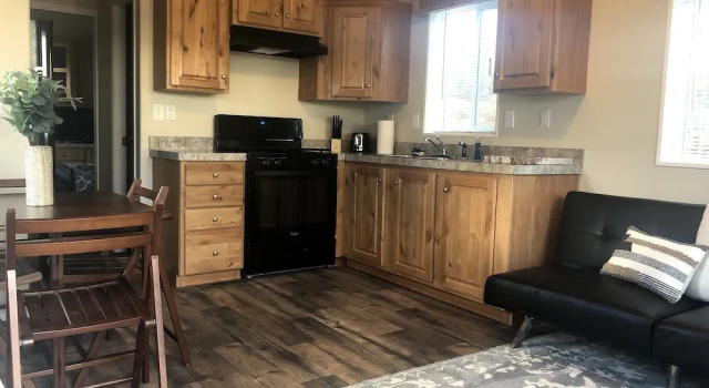 Коттедж Deluxe Holmstead Ranch Resort