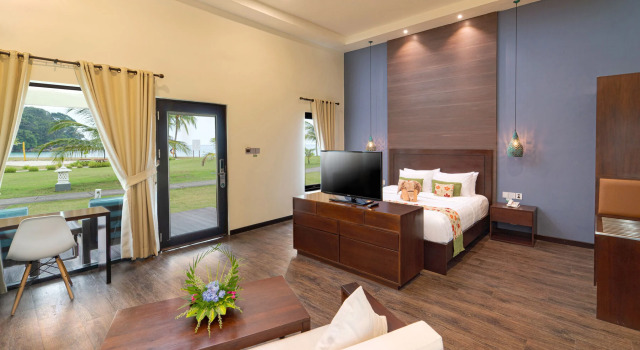 Шале с видом на море Mayang Sari Beach Resort