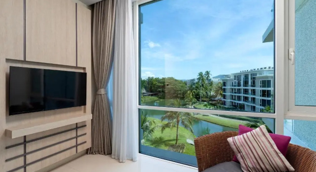 Люкс семейный Executive c 1 комнатой Splash Beach Resort Phuket, Family-Friendly Beachfront Resort