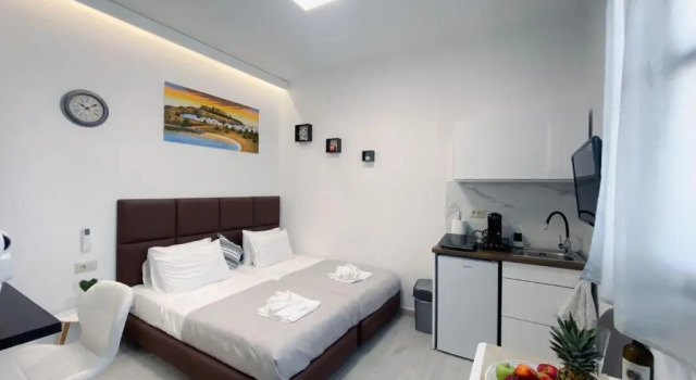 Gregory's Studio apartment with sea view