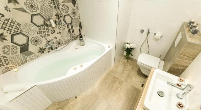 Четырёхместный номер Standard с балконом Garni hotel Castle Bridge