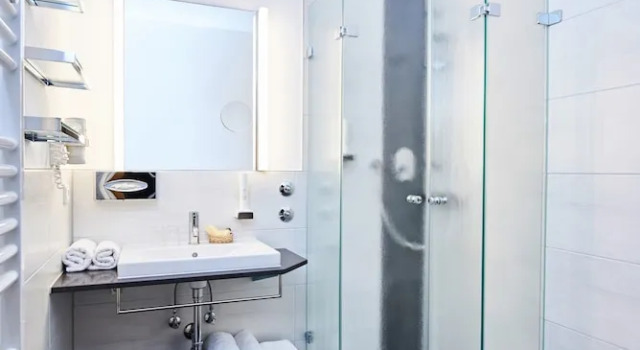 Трёхместный номер Standard с балконом Hotel Seeblick & Ferienwohnung