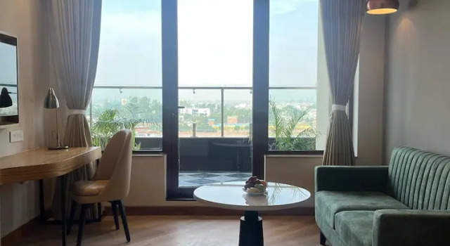 Полулюкс Ramada Encore by Wyndham Amritsar Airport