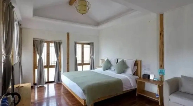 Двухместный номер Deluxe с балконом и с красивым видом из окна Dali My Shaxi Hostel