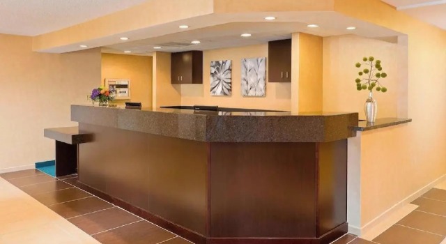 MainStay Suites Appleton Airport - Fox River Mall Area
