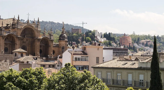 Chezmoihomes Luxury Cathedral Penthouse