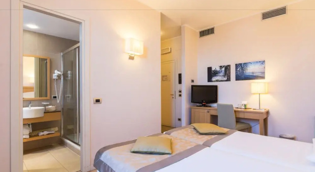 Двухместный номер Deluxe с балконом Hotel Sirmione Terme