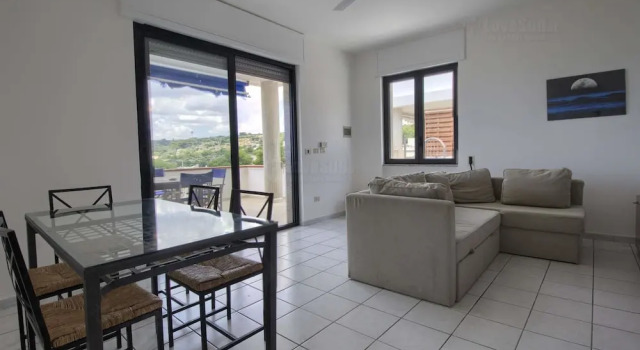 Апартаменты Sunset Greg, Lovely Front bay Terraced House
