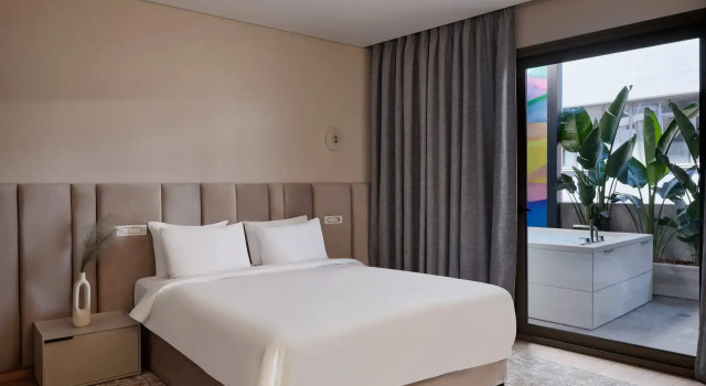 Полулюкс Nur Outline Aparthotel