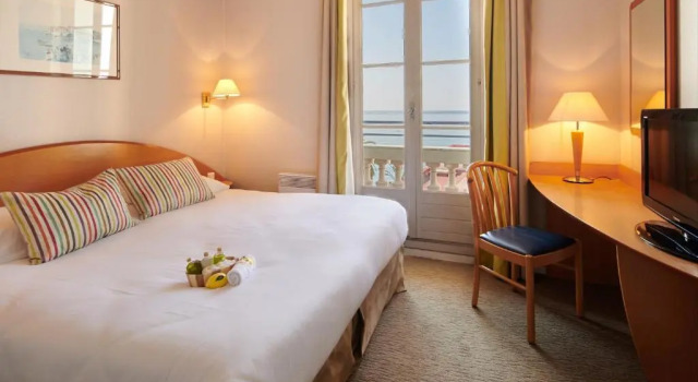Двухместный номер Standard с видом на море Hôtel Vacances Bleues Balmoral