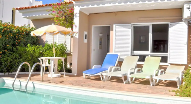 Вилла Horacio Villa is located near the center of Vilamoura