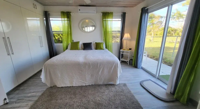 Unique Rare Villa! Retreat Style, Full Sea Views With Private Pool & Hot Tub! 3 Bedroom Villa by RedAwning, Réserver Villa Villas à Christ Church, Villa