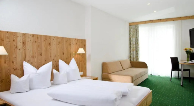 Номер Deluxe Berghotel Rasis