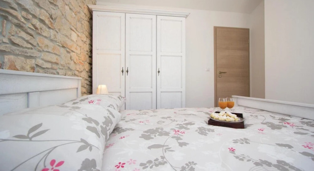 Stunning Home in Filipana With Wifi and 2 Bedrooms, Rezervovat Hotel Filipana Istrie
