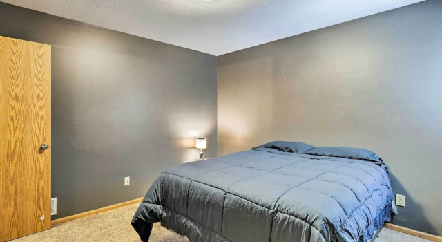 Elwood Townhome w/ Patio - 7 Mi to Johnson Lake, Boek Hotel Elwood Verenigde Staten