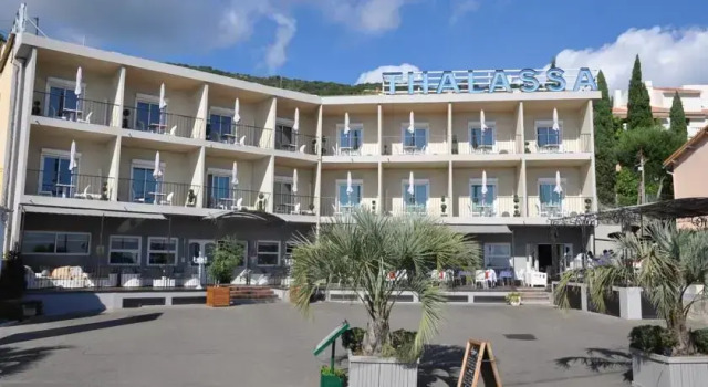 Hotel Calavita, Varaa Hotelli  