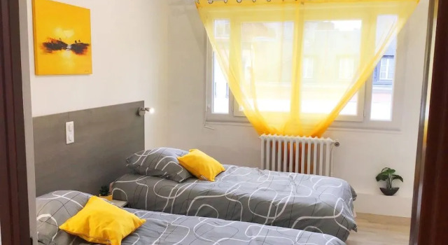 Appart Soleil T6 140m2 proche Sanctuaire, Rezervovat Apartmán Hotely v Hautes-Pyrénées s parkováním, Parkování