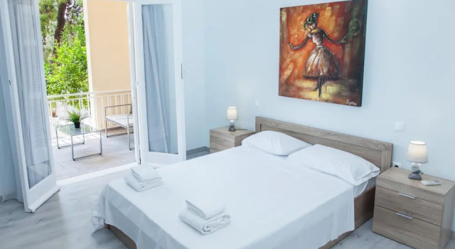 Апартаменты Sunny and Minimal apt in Glyfada With 3 Bdrm