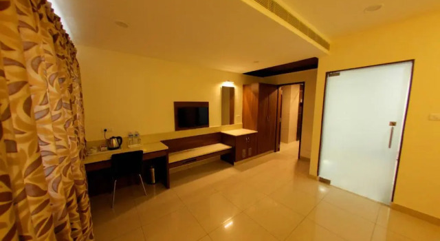 Люкс Rathna Residency
