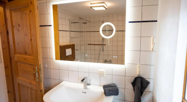 Апартаменты Große 3-Zimmer Maisonette Wohnung in Neuhausen
