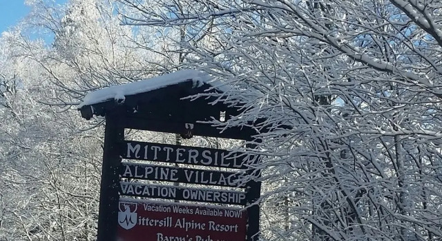 Mittersill Alpine Resort, Varaa Lomakeskus Hotellit New England uima-altaalla, Uima-allas