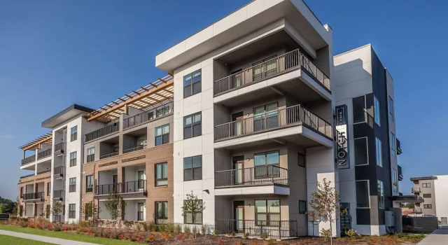 CozySuites Stunning 4BR near WholeFoods, จอง โรงแรม อินเดียแนโพลิส Indiana
