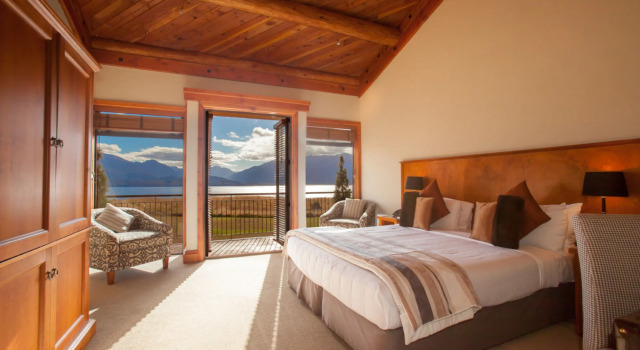 Fiordland Lodge, Забронировать Отель Отели Те-Анау с парковкой, Парковка