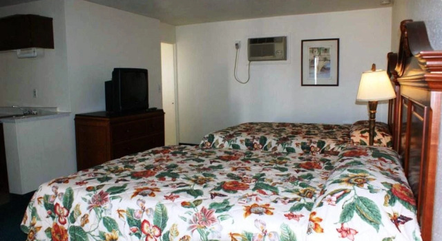 HWY Express Inn and Suites, Book Hotel Thatcher Arizona