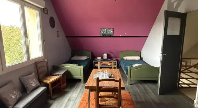 Les Trois chambres de LYLY situées a Brou, Reserva ahora Hotel Brou Centro