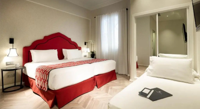 Трёхместный номер Standard Eurostars Regina
