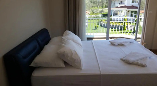 PALACE KIRKPINAR, Varaa Hotelli Hotellit Marmara-alue pysäköinnillä, Pysäköinti