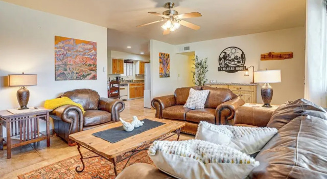 Patio & Mtn Views: Wickenburg 'trail Head House', Забронировать Дом для отпуска Уикенберг штат Аризона