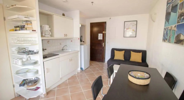 NICE 25 m BRIGHT with BALCONY and POOL, Забронировать Апартаменты/квартира Отели Сен-Тропе залива с парковкой, Парковка