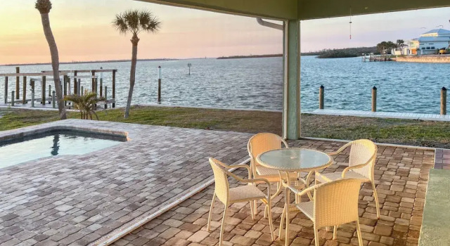 Коттедж Canal-front Gem w/ Dock! 4 Mi to Englewood Beach
