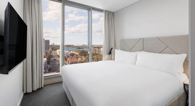 Люкс с 3 комнатами с балконом Meriton Suites Zetland