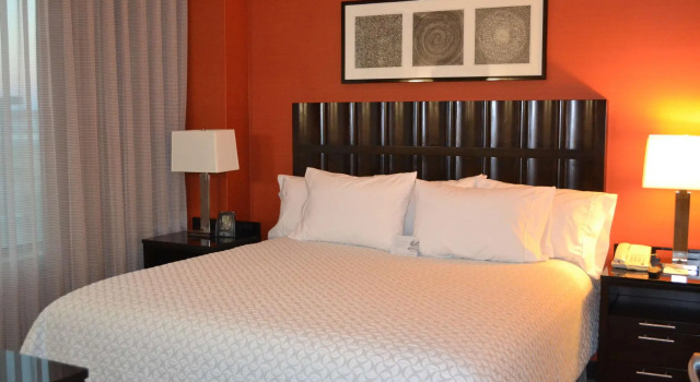 Двухместный люкс с 2 комнатами Embassy Suites Palmdale