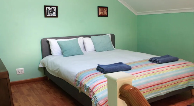 Seaside Loft Muizenberg Beachfront, Забронировать Отель Отели False Bay с парковкой, Парковка