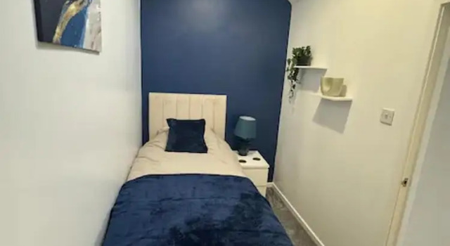 3 Floor 2 Bedroom House