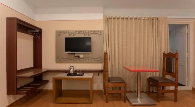 Семейный люкс Hotel Vashanth Krishna