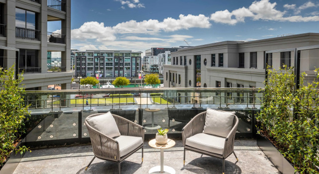 Номер Executive с балконом QT Auckland