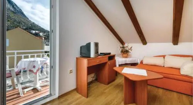 Two-Bedroom Apartment Mlini with Sea view 09