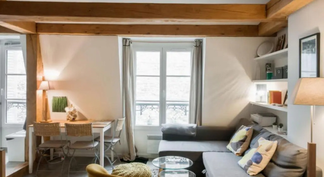 Студия Calm and atypical studio close to Quartier Latin in Paris - Welkeys